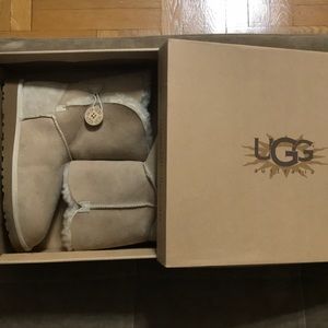 Bailey Button Uggs. New in box!